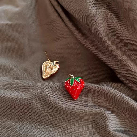 NWT Strawberry Earrings - Picture 4 of 4